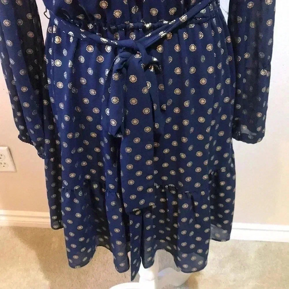 NWT Michael Kors Navy Blue/ Gold Floral Pattern Belted Tie Waist Ruffle Dress-M - Picture 6 of 12